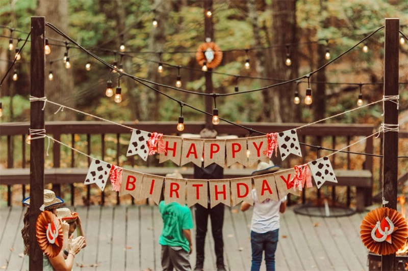How to have the best birthday party for the least amount of money