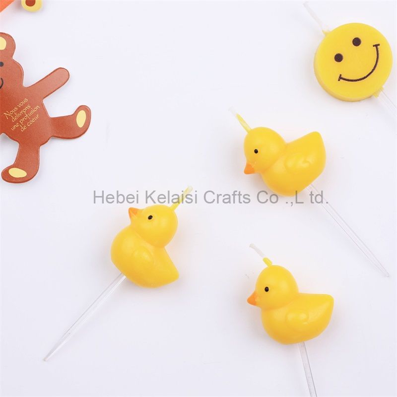 Cute cartoon yellow chick Ducklings birthday candle