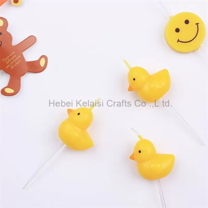 Cute cartoon yellow chick Ducklings birthday candle