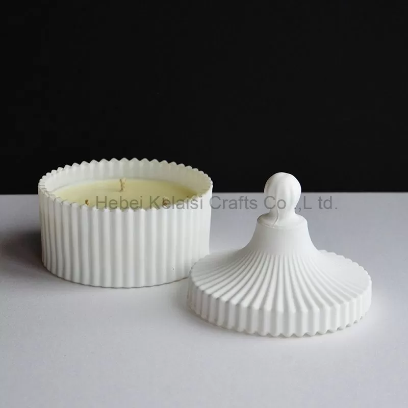 White simple matte straight Tube Yurt ceramic candle