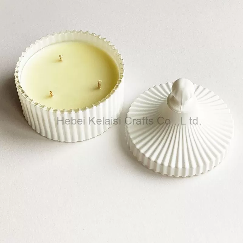 White simple matte straight Tube Yurt ceramic candle