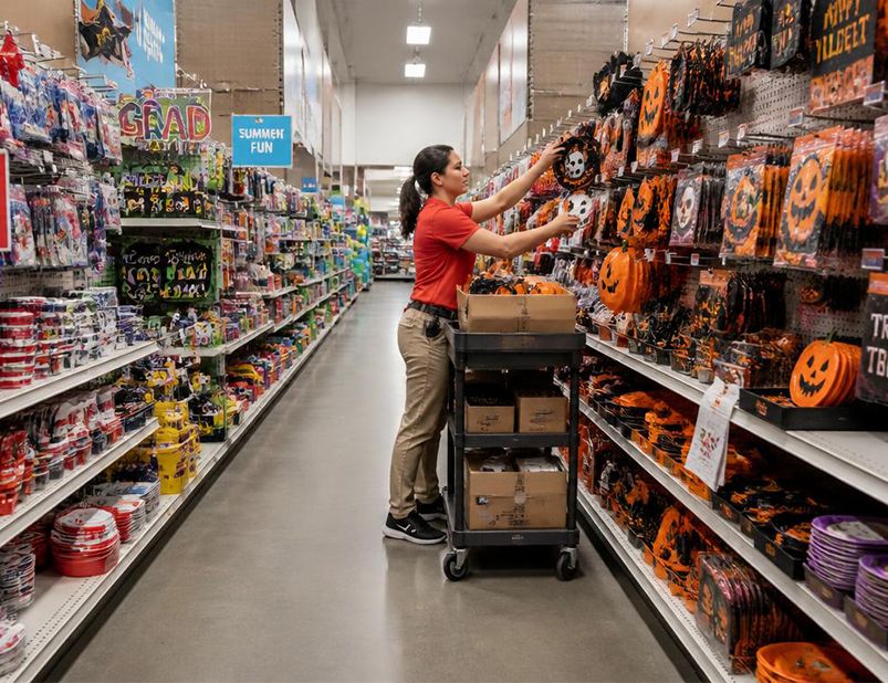 U.S. Party Supplies Retail Reset: From Summer Clearance to Fall Assortment